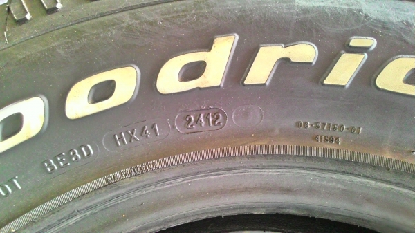 ขายยาง bf265/70/r16 ปี12 สภาพใช้น้อยมาก 1 คู่ ขายยาง bf265/70/r16 ปี12 สภาพใช้น้อยมาก 1 คู่