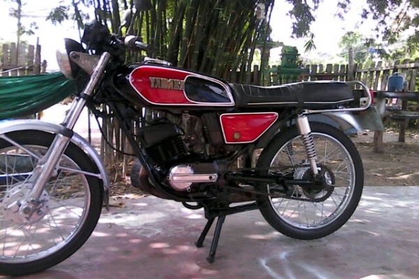 yamaha rx 100 black red yamaha rx 100 black red