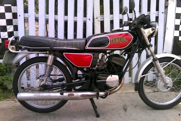 yamaha rx 100 black red yamaha rx 100 black red