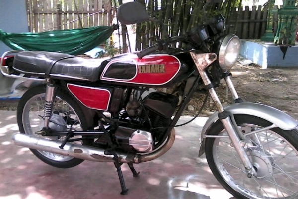 yamaha rx 100 black red yamaha rx 100 black red