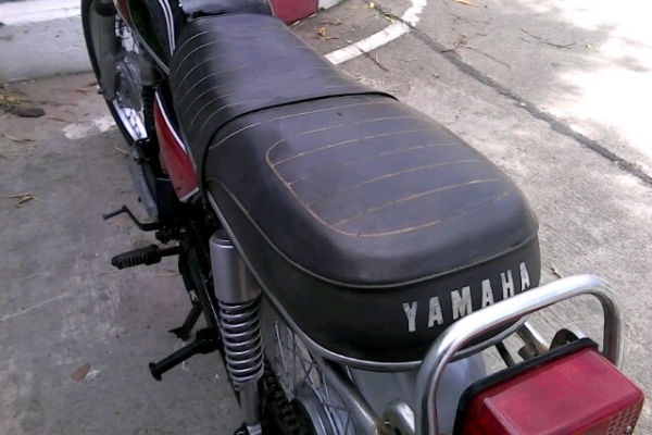 yamaha rx 100 black red yamaha rx 100 black red