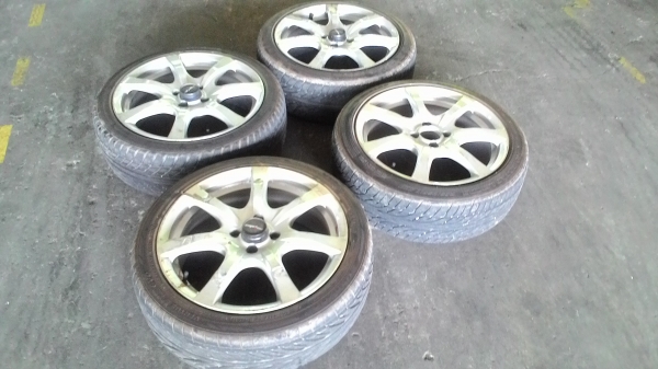 แม๊กขอบ 17 ขนาด 4 รู 100 พร้อมยาง 205/45R17 ชุด  4 ล้อ tel.081-427-3941