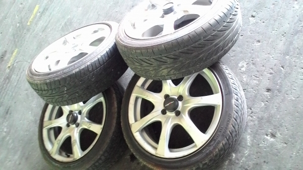 แม๊กขอบ 17 ขนาด 4 รู 100 พร้อมยาง 205/45R17 ชุด  4 ล้อ tel.081-427-3941