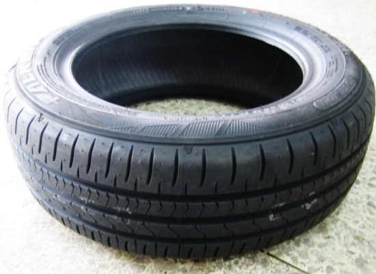 ยาง165/60-13 FALKEN sn832i ปี15 ราคาพิเศษ ยาง165/60-13 FALKEN sn832i ปี15 ราคาพิเศษ
