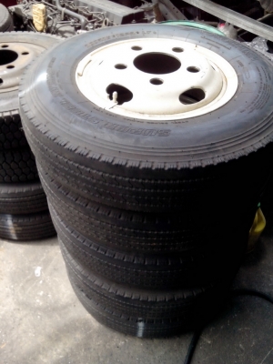 ขายกะทะ 5 น็อตพร้อมยาง  7.00-R16  มี7 เส้น