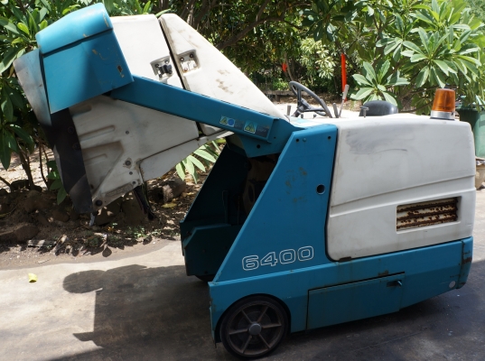 รถกวาดพื้น ดูดฝุ่น TENNANT 6400