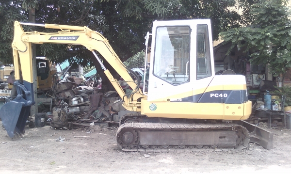 ขายด่วน รถขุด KOMATSU  PC40-6  รถเก่านอกแท้นำเข้าจากปฃญี่ปุนมีเอกสารแจ้งจำหน่ยา  สนใจติดต่อ 0999079273(กิ๊ฟค่ะ)