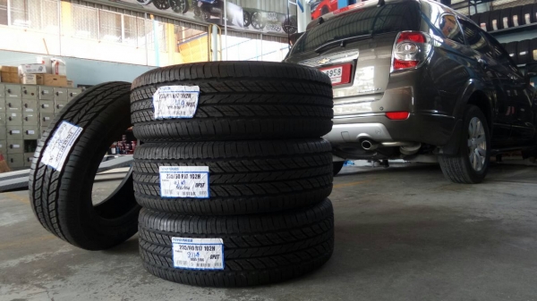 ขายยางใหม่ TOYO OPUT 235/60-17 เส้นละ 4750บาท