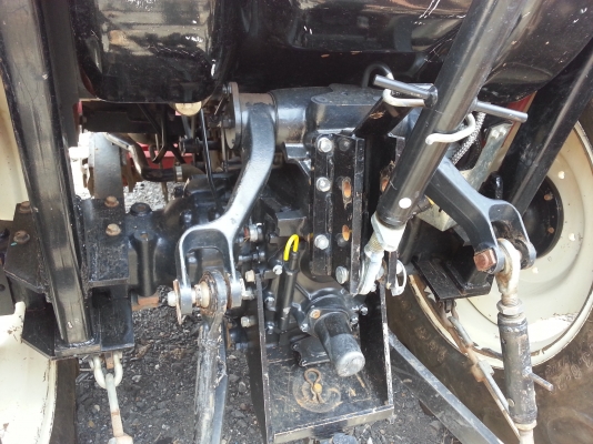 ยันร์ม่า EF494T 4 WD เดิมๆ รถยึด 422 ชั่วโมงตัวรถใบมีดงามๆ