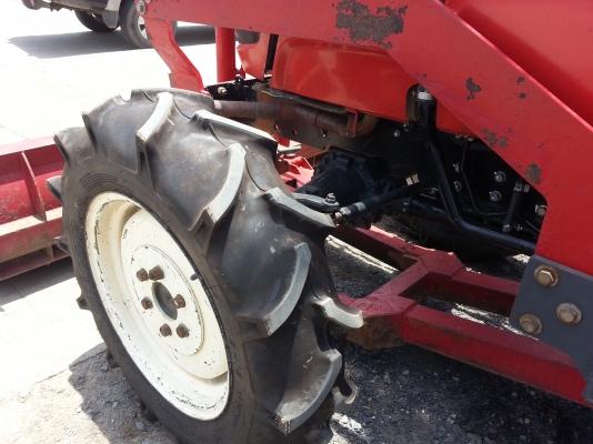 ยันร์ม่า EF494T 4 WD เดิมๆ รถยึด 422 ชั่วโมงตัวรถใบมีดงามๆ