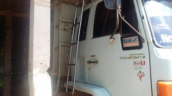 ขายรถบรรทุก 10 ล้อดัมพ์ ISUZU ROCKY 240 แรงม้านางฟ้าแท้ ราคา 1050000