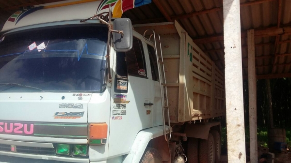 ขายรถบรรทุก 10 ล้อดัมพ์ ISUZU ROCKY 240 แรงม้านางฟ้าแท้ ราคา 1050000