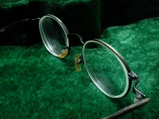 แว่นตา THE BEATLES