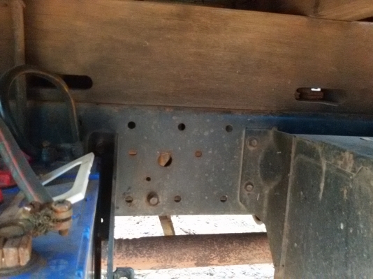 ขาย 6 ล้อ ISUZU NKR ยกหัวได้ พ. เพาเวอร์ (ผอ.ชัยภูมิ อ.หนองบัวแดงรับรถกลับบ้านเอาไปวิ่งงานทำเงินเรียบร้อยแล้ว)(เครื่องแห้ง แน่นๆ (4BC2ฝาดำ) แซสซีสวยไม่ผุไม่ดาม ไม่บวม สวยเดิมทั้งเส้น คอกเหล็กหนาๆ สูง แข็งแรง พร้อมลุยงานได้เลย เอกสารเล่มทะเบียนพร้อมโอน