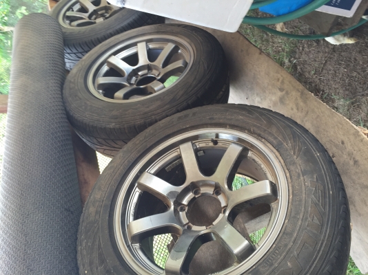 ล้อแมลขอบ18พร้อมยาง4เส้นสวยเลย