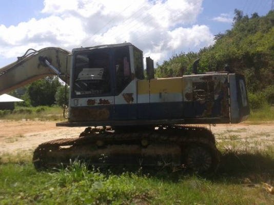 ขายรถแบคโฮ KOMATSU PC220-5 ราคา 750000