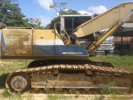 ขายรถแบคโฮ KOMATSU PC220-5 ราคา 750000