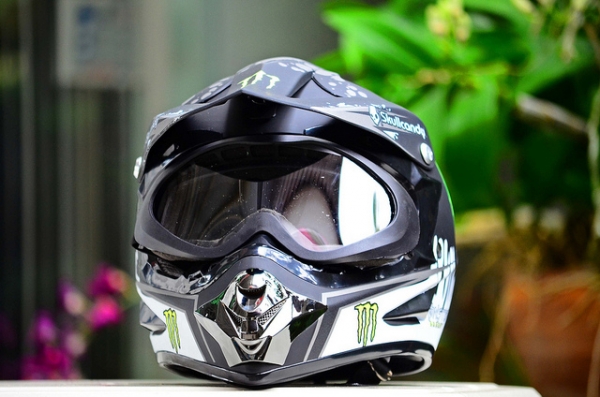 หมวกกันน็อค จัดโปรโมชั่นต้อนรับหน้าฝน ลดราคาพิเศษ1800 ลดเหลือ 1150 บาท 5 ใบเท่านั้น ชุดเกราะ  มีกระดองเต่า M L XL XXL ราคา เพียง 800 เสื้อวิบาก อีกมากมาย 600 รับ เสื้อวิบาก อีกมากมาย 600 รับ บัตร เครดิต บัตร เครดิตเสื้อวิบาก ชุดเกราะ มีกระดองเต่า ราคา เพี