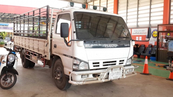 NPR71PYปี50ยาว5ม  เครื่อง130แรงไม่เคยทำสีเลย