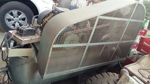 ปั๊มลม ELGI มอเตอร์ 15 HP.  ถังลมใหญ่ ต่อรองราคามาครับ