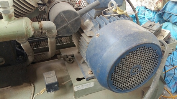 ปั๊มลม ELGI มอเตอร์ 15 HP.  ถังลมใหญ่ ต่อรองราคามาครับ