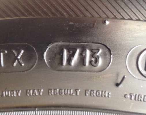 ยาง Michelin 225 65 17 ปี13 ดอกเยอะ เนื้อนิ่มพร้อมใช้งาน