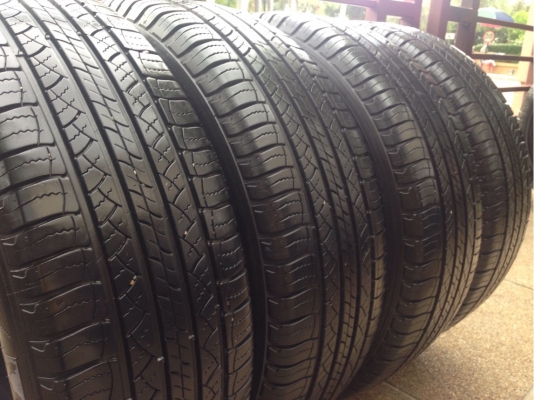 ยาง Michelin 225 65 17 ปี13 ดอกเยอะ เนื้อนิ่มพร้อมใช้งาน