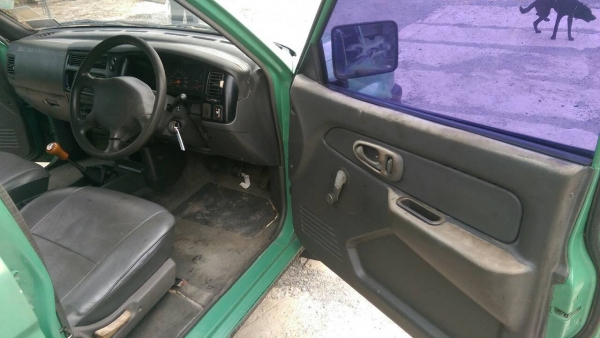 มิตซู L200 4ประตู มิตซู L200 4ประตู