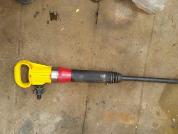 มาแล้วครับ หัวเจาะลม แย็กลม สำหรับ แย็กปูน คอนกรีต ขนาด 15 กก ราคาเท่าเดิม 9500 บาท มาแล้วครับ หัวเจาะลม แย็กลม สำหรับ แย็กปูน คอนกรีต ขนาด 15 กก ราคาเท่าเดิม 9500 บาท