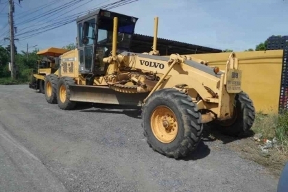 รถเกรด VOLVO 6720 ใช้งาน8000ช.ม เอกสารเล่มทะเบียน