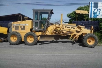 รถเกรด VOLVO 6720 ใช้งาน8000ช.ม เอกสารเล่มทะเบียน