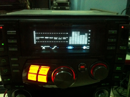 Alpine MDA-W955J รุ่นท็อปCD MD ปรีเอ้า3ชุด กราฟฟิกหน้าจอ วัดโวทหน้าจอ ปรับระดับไฟฟ้าได้10ระดับ คุมกล่องCD Made in Japan สภาพสวย มือ2 ญี่ปุ่น