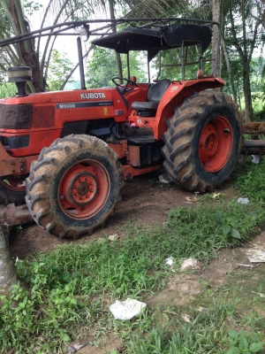 ขายรถไถ KUBOTA M9000 เอกสารเล่มทะเบียน ใบมีด 7 จาน 2407 ชม.ราคา 560000