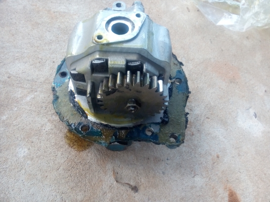 ปั๊มขาวฟอร์ด เก่านอกแท้