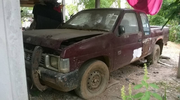 ขายตามสภาพ NISSAN ฝาแดง จอเหลี่ยม ปี 37 เครื่องดี ไม่มีหม้อน้ำเพราะถูกขโมย ทะเบียนพร้อมครับ