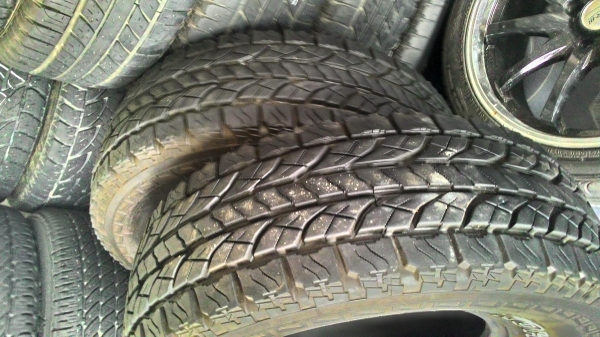 ขายยาง yokohama 30/10.5/r15 ปี13 1คู่ครับ ขายยาง yokohama 30/10.5/r15 ปี13 1คู่ครับ