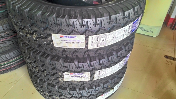 ขายยาง BF265/75/r16ปี14 ของใหม่ครับ