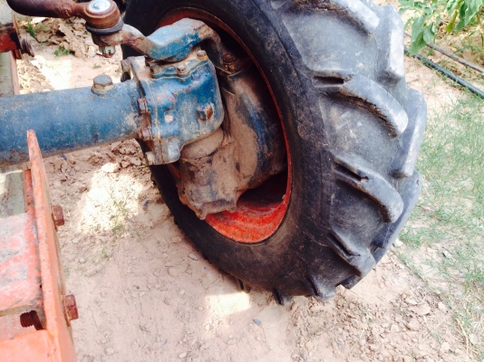 ขาย KUBOTA L3001-4x4 -2 เพลา (ราคา 95,000บาท) (ภาพวีดีโอ) เครื่องดี 4 สูบ ยางสภาพ80\% พร้อมอูปกรณ์ 2