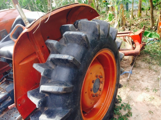 ขาย KUBOTA L3001-4x4 -2 เพลา (ราคา 95,000บาท) (ภาพวีดีโอ) เครื่องดี 4 สูบ ยางสภาพ80\% พร้อมอูปกรณ์ 2