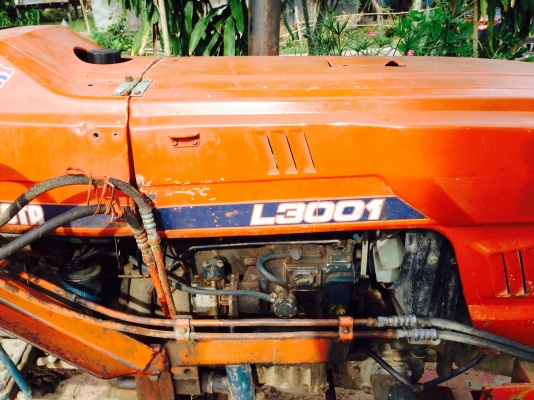 ขาย KUBOTA L3001-4x4 -2 เพลา (ราคา 95,000บาท) (ภาพวีดีโอ) เครื่องดี 4 สูบ ยางสภาพ80\% พร้อมอูปกรณ์ 2