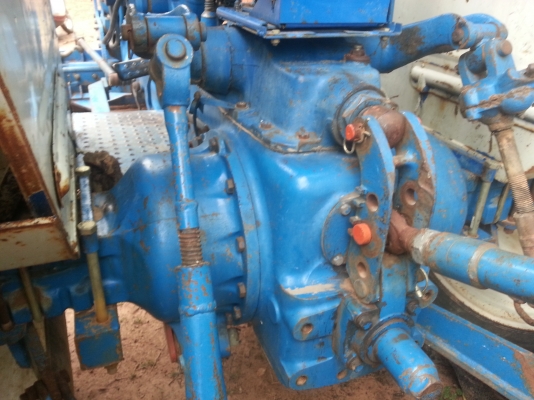 ขายด่วนเลยครับ ฟอร์ด 6600 เสื้อลาย รถพร้อมใช้งานครับ เล่มพร้อมโอนครับ