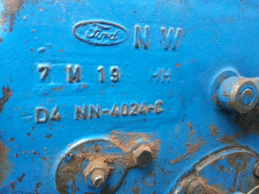 ขายด่วนเลยครับ ฟอร์ด 6600 เสื้อลาย รถพร้อมใช้งานครับ เล่มพร้อมโอนครับ