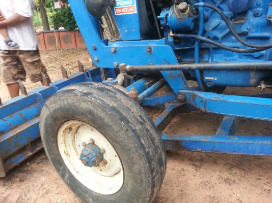 ขายด่วนเลยครับ ฟอร์ด 6600 เสื้อลาย รถพร้อมใช้งานครับ เล่มพร้อมโอนครับ