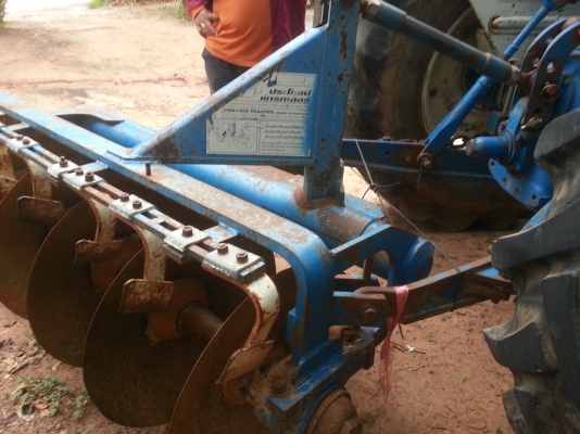 ขายด่วนเลยครับ ฟอร์ด 6600 เสื้อลาย รถพร้อมใช้งานครับ เล่มพร้อมโอนครับ