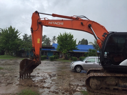 ขายดาวน์แบคโฮ HITACHI ZX200-5G ทำงาน 5612ชั่วโมง สนใจโทร 081-970-1072