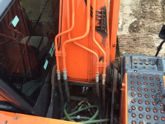 ขายดาวน์แบคโฮ HITACHI ZX200-5G ทำงาน 5612ชั่วโมง สนใจโทร 081-970-1072