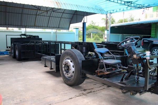 ขายคัซซีบัสประกอบ 10 ล้อ อีซูซุ 10 น๊อต