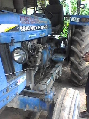 ขายรถไถฟอร์ด6600เสื้อลายพร้อมใช้พร้อมจดทะเบียนโอนรถสวยเดิมๆพวงมาลัยราวเตอร์คอลโทลสูงราคาถูกๆ370000