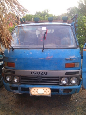 หกล้อ อีซูซุ TL85 ช่วงสั้น 3.20ม สภาพดีพร้อมใช้งาน เครืองดีแคชชีสวย วิงทางไกลสะบาย ทะเบียนพร้อมโอน