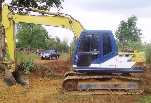 KOBELCO MARK III SK 120 รถบอดี้สวยสภาพดีพร้อมใช้งานได้เลยครับ เครื่องยนต์แรงดีแห้งดีไม่มีเยิ้ม ปั๊มเดิมๆทำงานเร็วไม่มีโหลด ภายในเก๋งสะอาดไม่เลอะ อุปกรณ์ครบพร้อม ไฟฟ้าตัด ภายนอกบูมอาร์มสวยๆซีลกระบอกไม่มีแตก ช่วงล่างเอวแน่นดี โรลเลอร์มีแตกข้างละหนึ่งลูกครับ